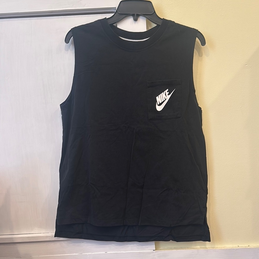 Nike Signal Muscle Tank in Black